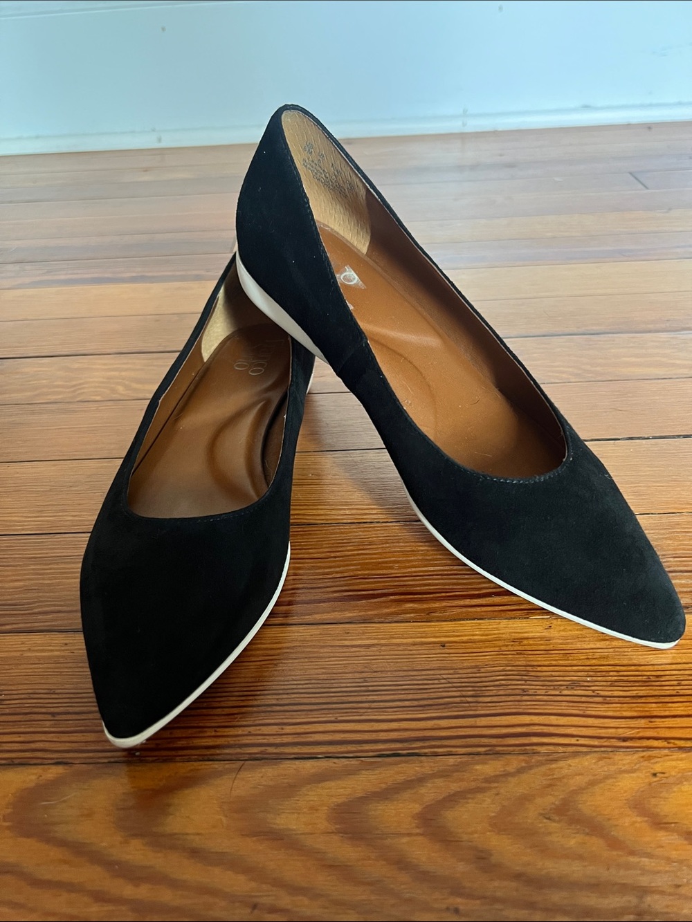 Franco Sarto Black Suede Pointed Toe Slip On Flat Sneakers White Sole Size 8